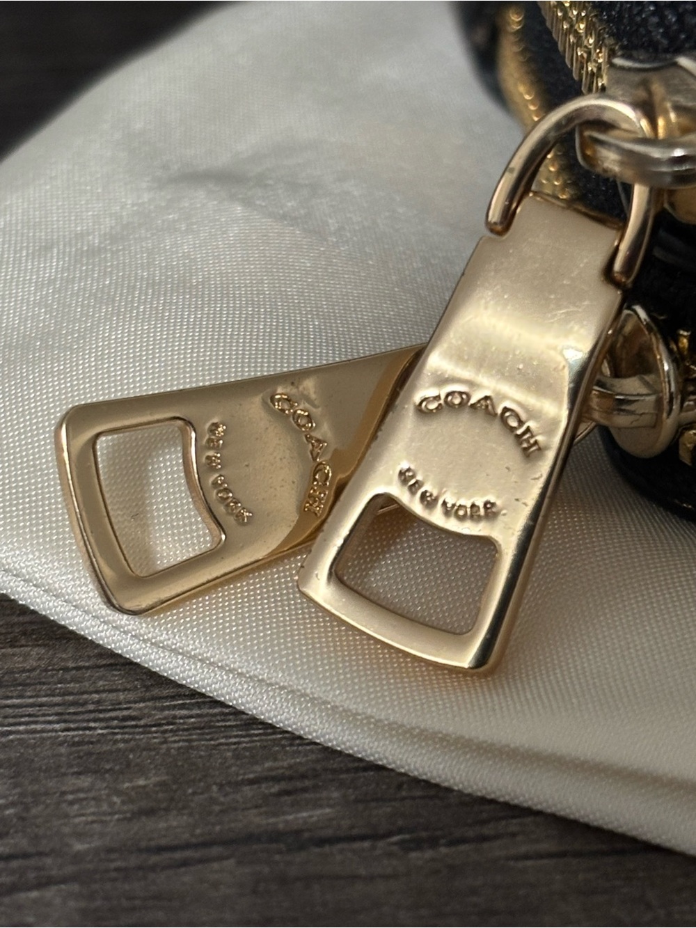 Coach Brown Signature Double Zip Wristlet w/Hang Tags & Dust Bag - Picture 7 of 11